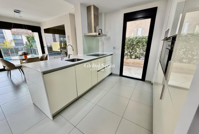 Resale - VILLA -
ROJALES - Cuidad Quesada
