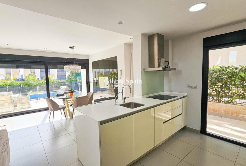 Resale - VILLA -
ROJALES - Cuidad Quesada