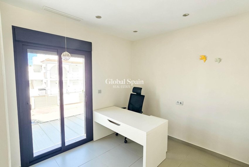 Resale - VILLA -
ROJALES - Cuidad Quesada