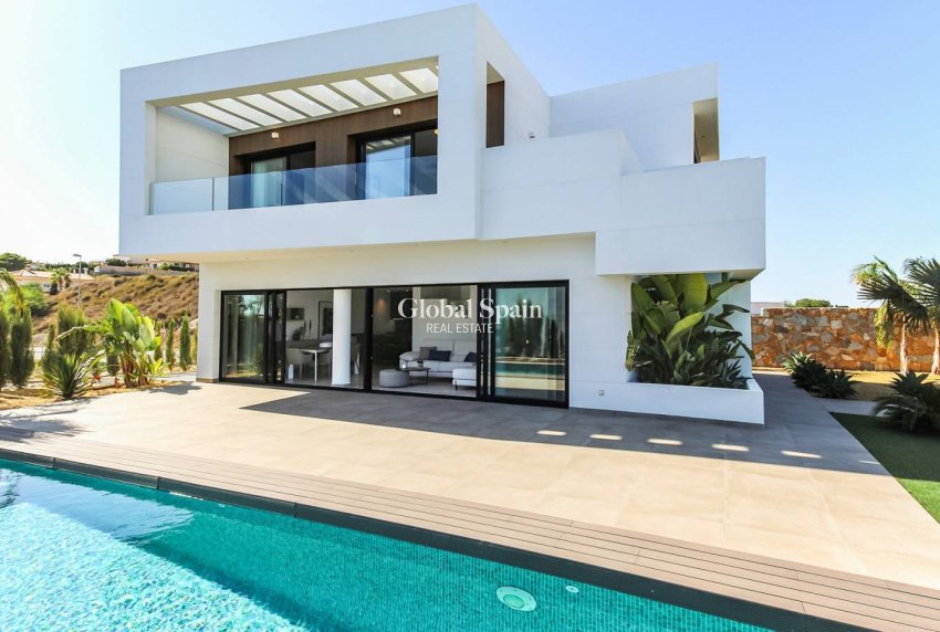 Resale - VILLA -
ROJALES - Cuidad Quesada