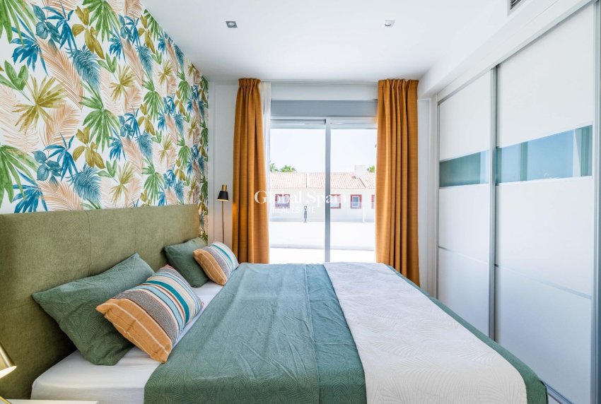 Resale - VILLA -
ROJALES - Doña Pepa