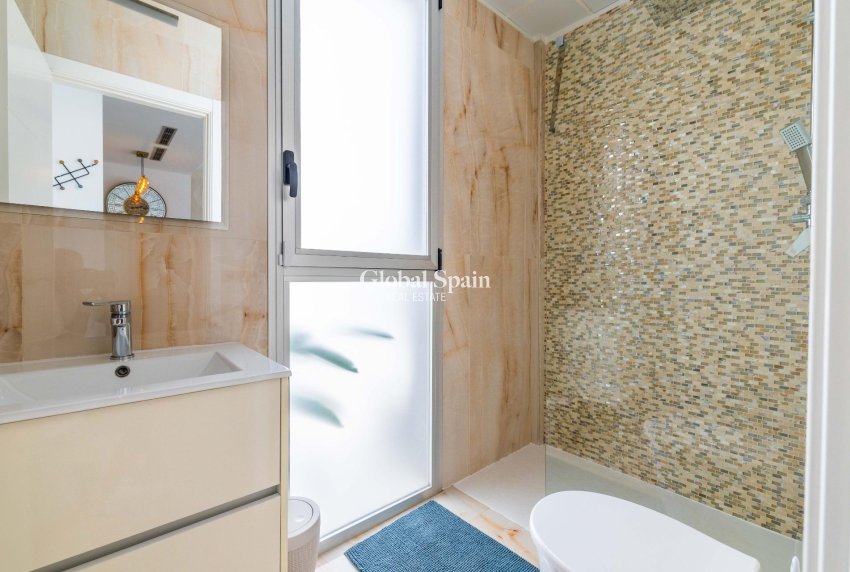Resale - VILLA -
ROJALES - Doña Pepa