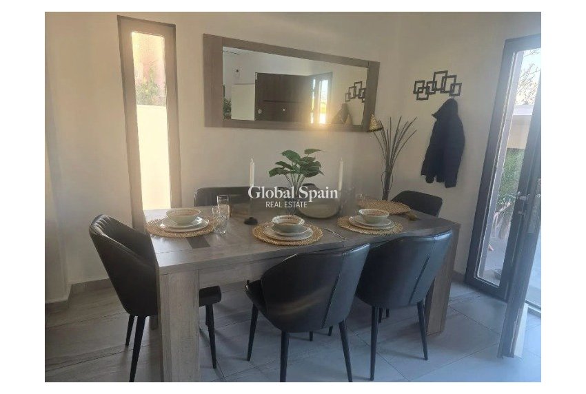 Resale - VILLA -
ROJALES - Inland