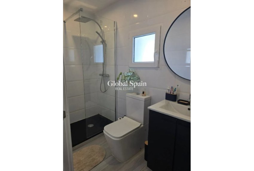 Resale - VILLA -
ROJALES - Inland