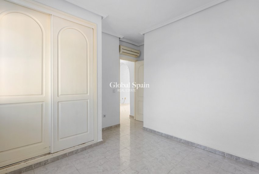 Resale - VILLA -
ROJALES - Inland