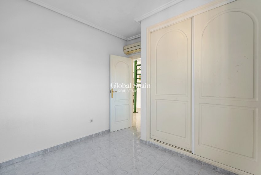 Resale - VILLA -
ROJALES - Inland