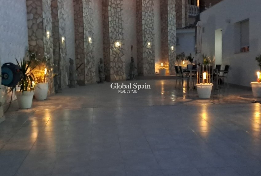 Resale - VILLA -
ROJALES - Inland