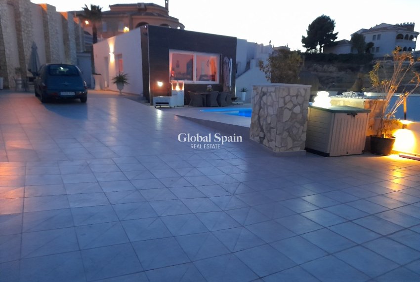 Resale - VILLA -
ROJALES - Inland