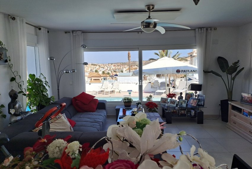 Resale - VILLA -
ROJALES - Inland