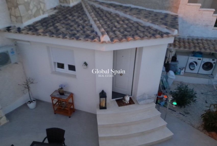 Resale - VILLA -
ROJALES - Inland