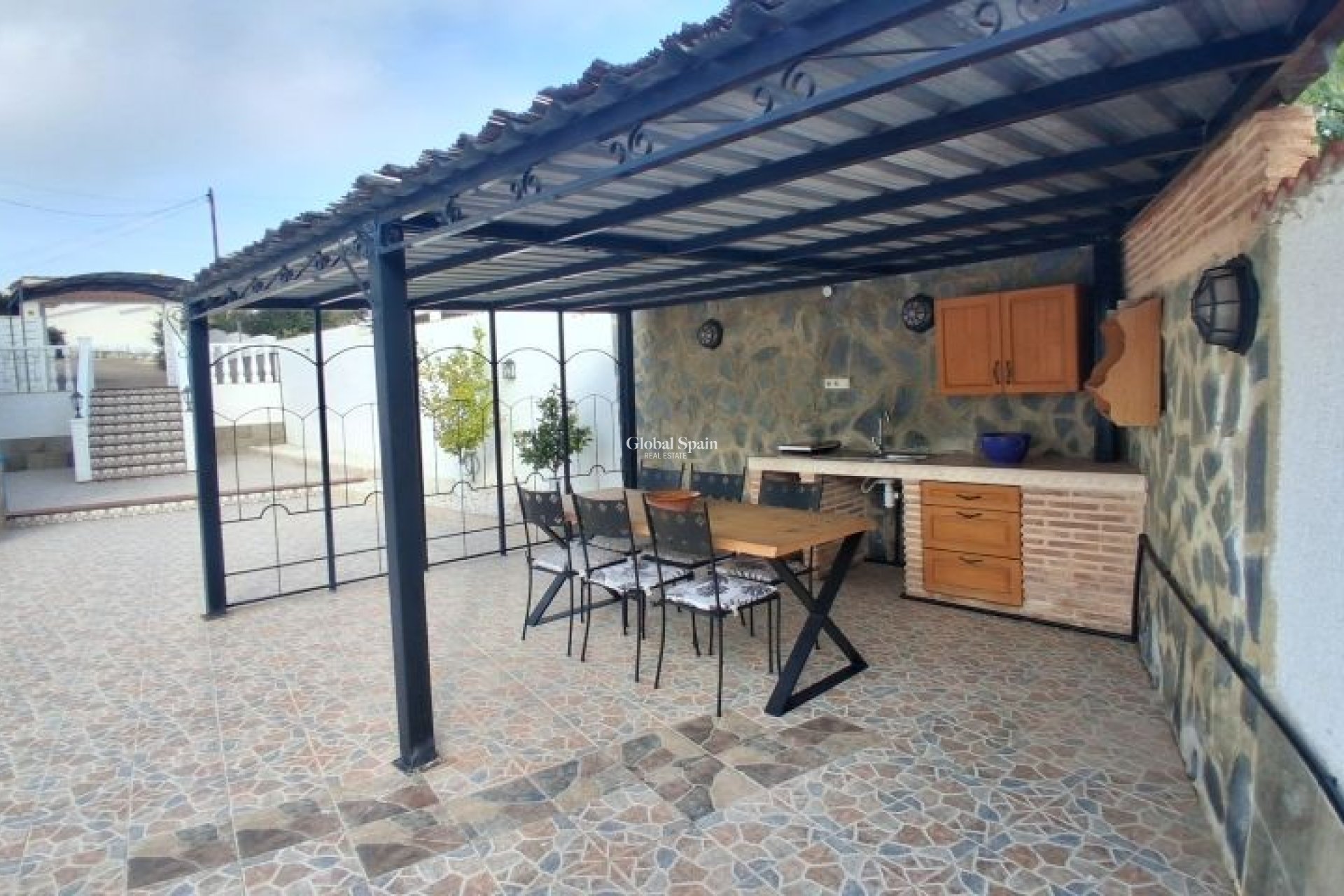 Resale - VILLA -
ROJALES - Inland