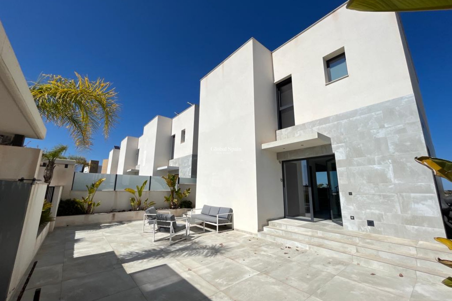 Resale - VILLA -
ROJALES - Inland