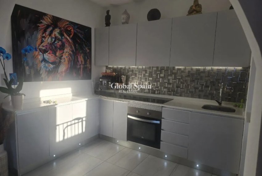 Resale - VILLA -
ROJALES - Inland