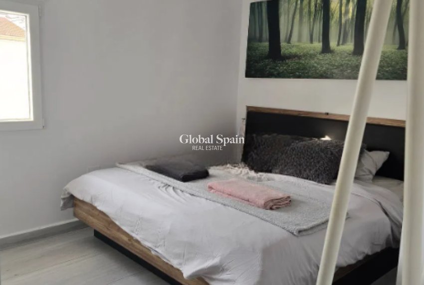 Resale - VILLA -
ROJALES - Inland