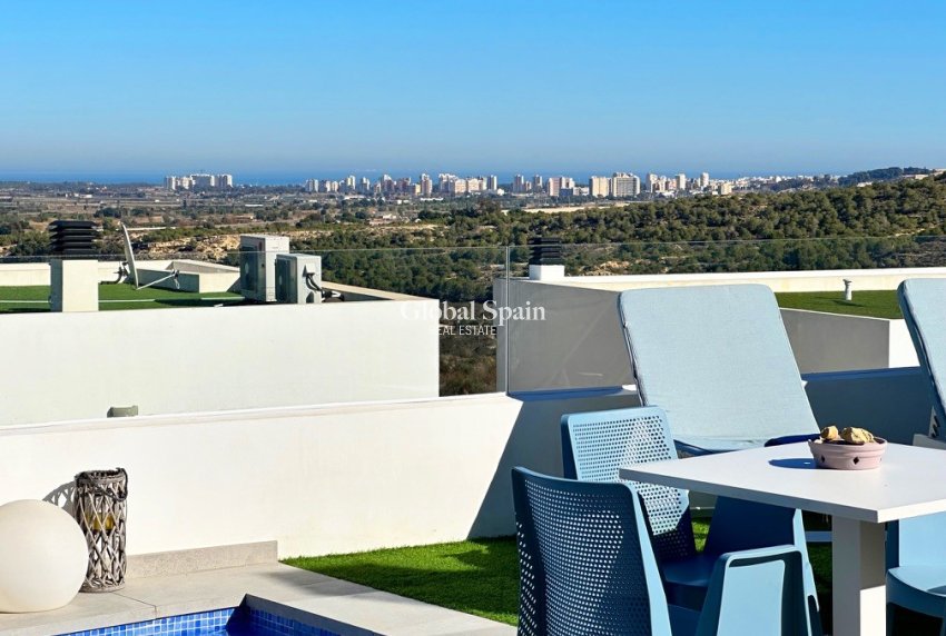 Resale - VILLA -
ROJALES - Inland