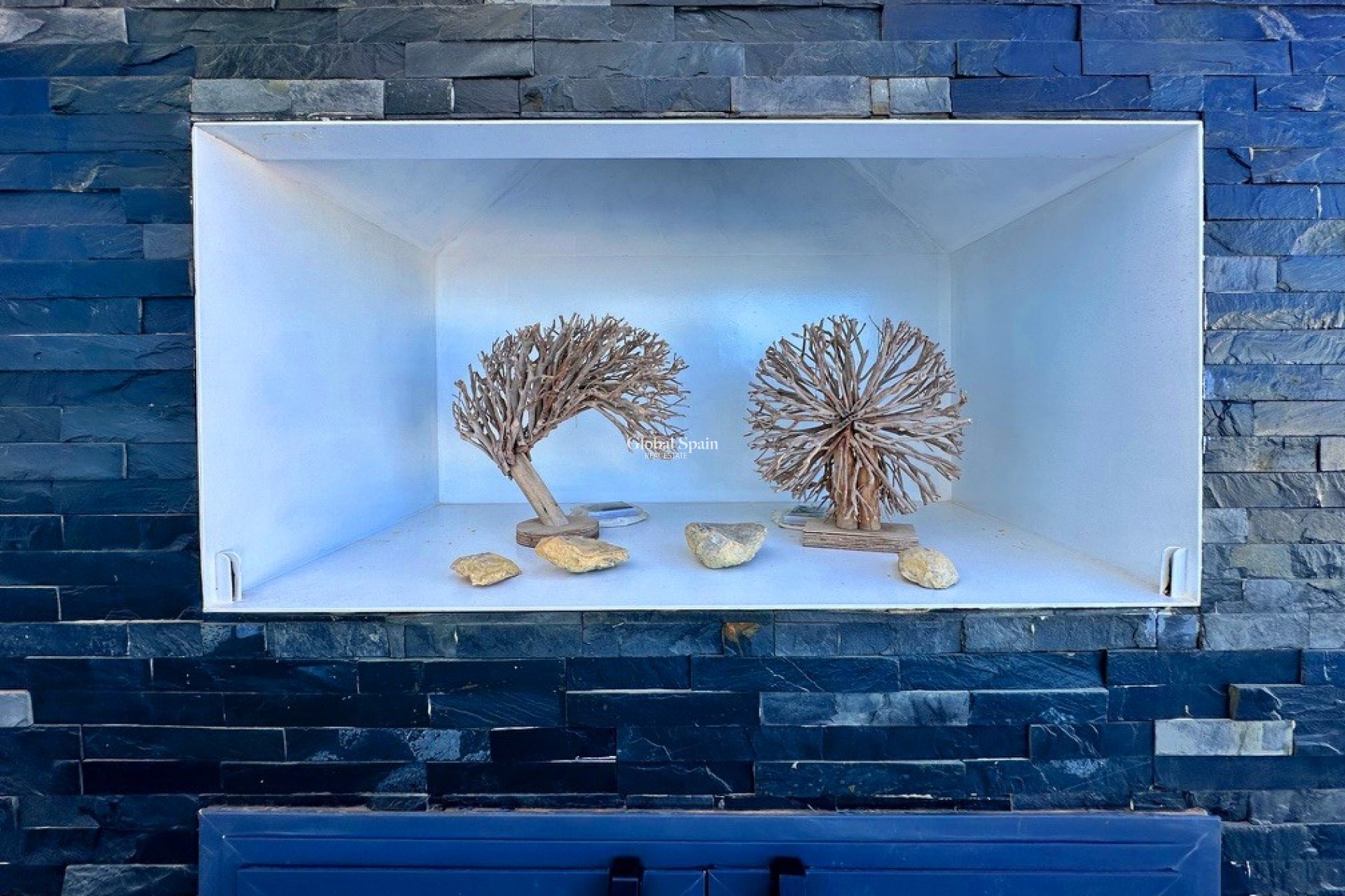 Resale - VILLA -
ROJALES - Inland