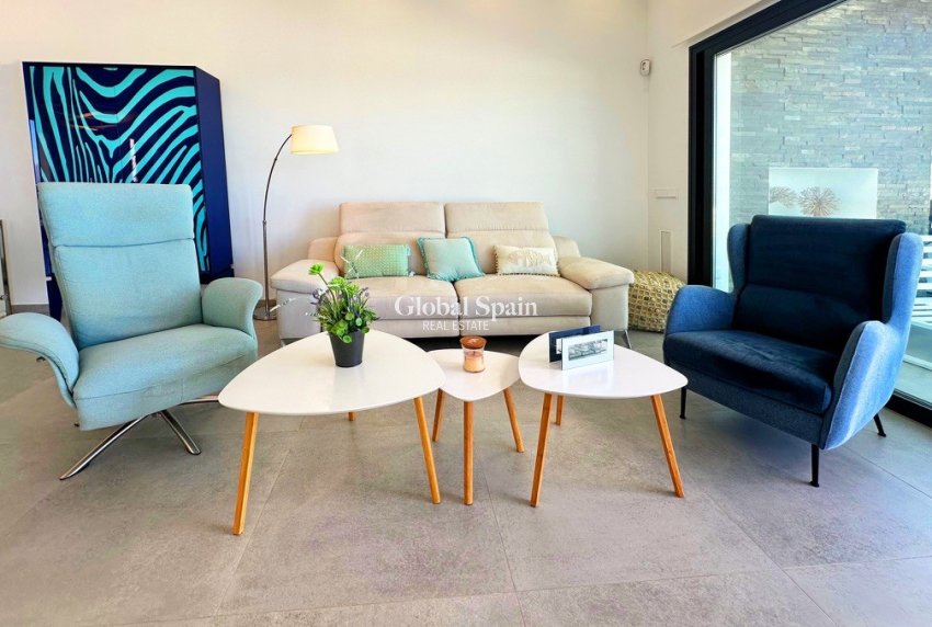 Resale - VILLA -
ROJALES - Inland