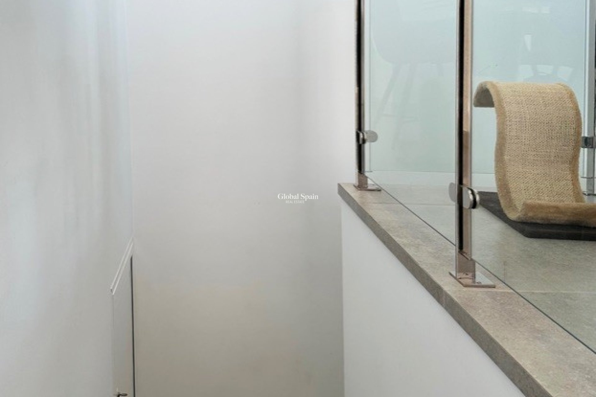 Resale - VILLA -
ROJALES - Inland