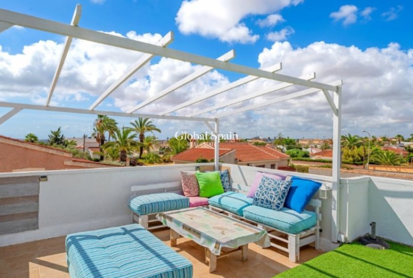 Resale - VILLA -
ROJALES - Inland