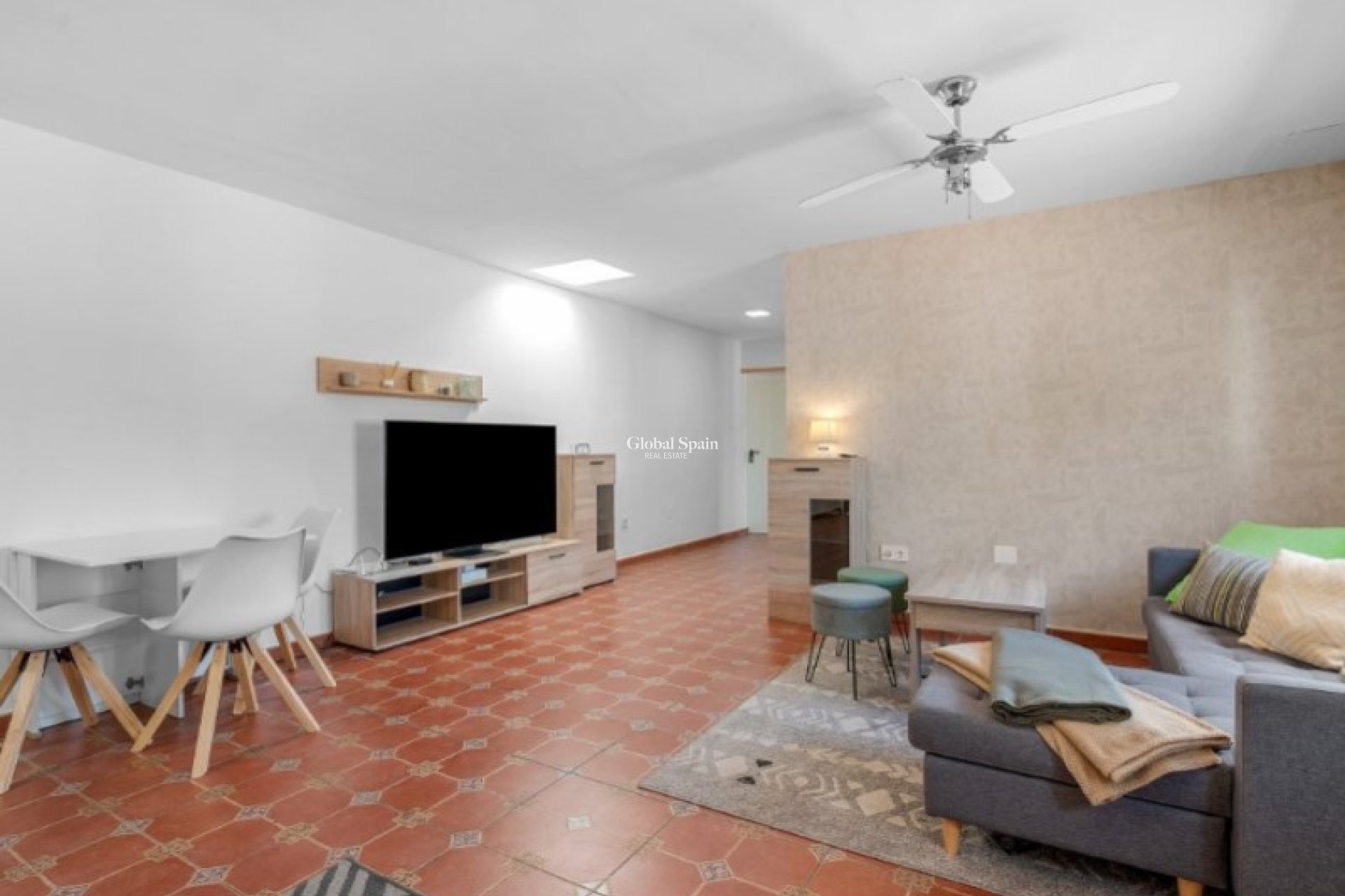 Resale - VILLA -
ROJALES - Inland