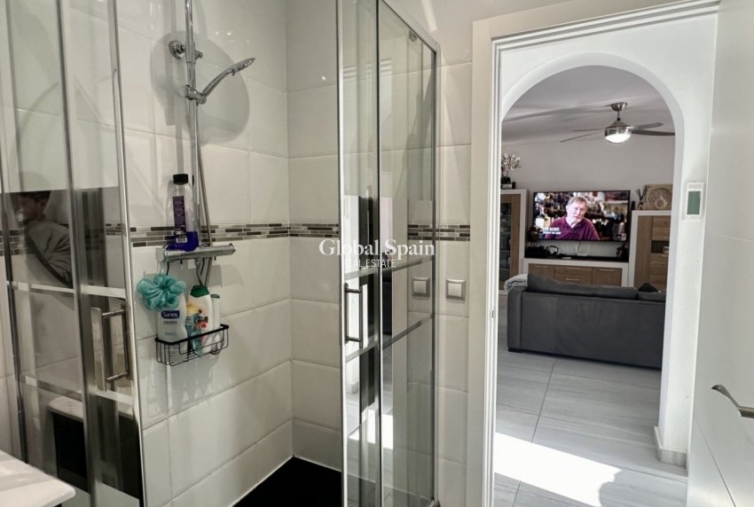 Resale - VILLA -
ROJALES - Inland