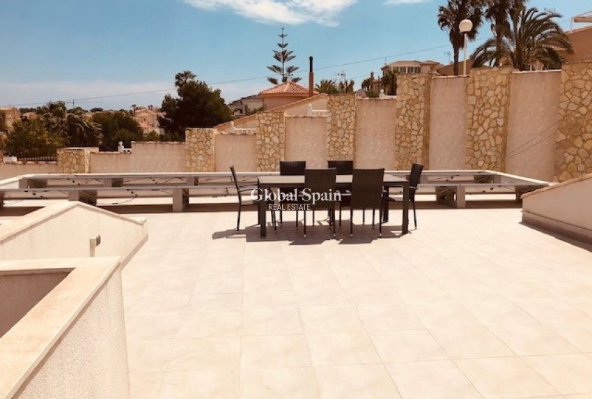 Resale - VILLA -
ROJALES - Inland