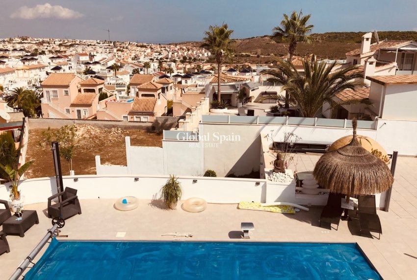 Resale - VILLA -
ROJALES - Inland