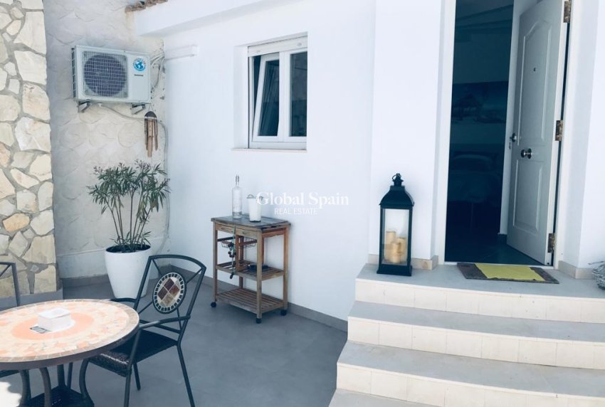 Resale - VILLA -
ROJALES - Inland