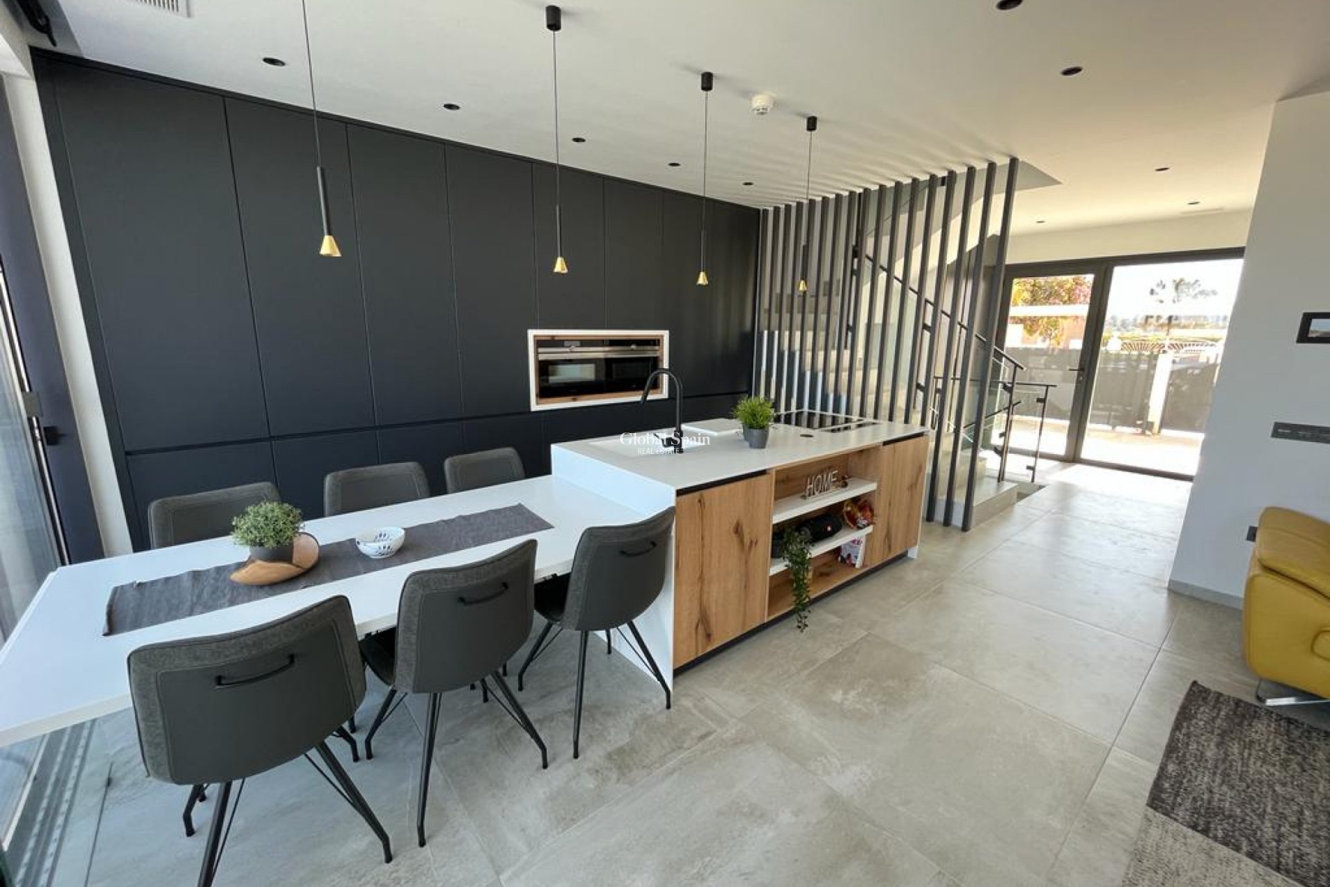 Resale - VILLA -
ROJALES - Inland