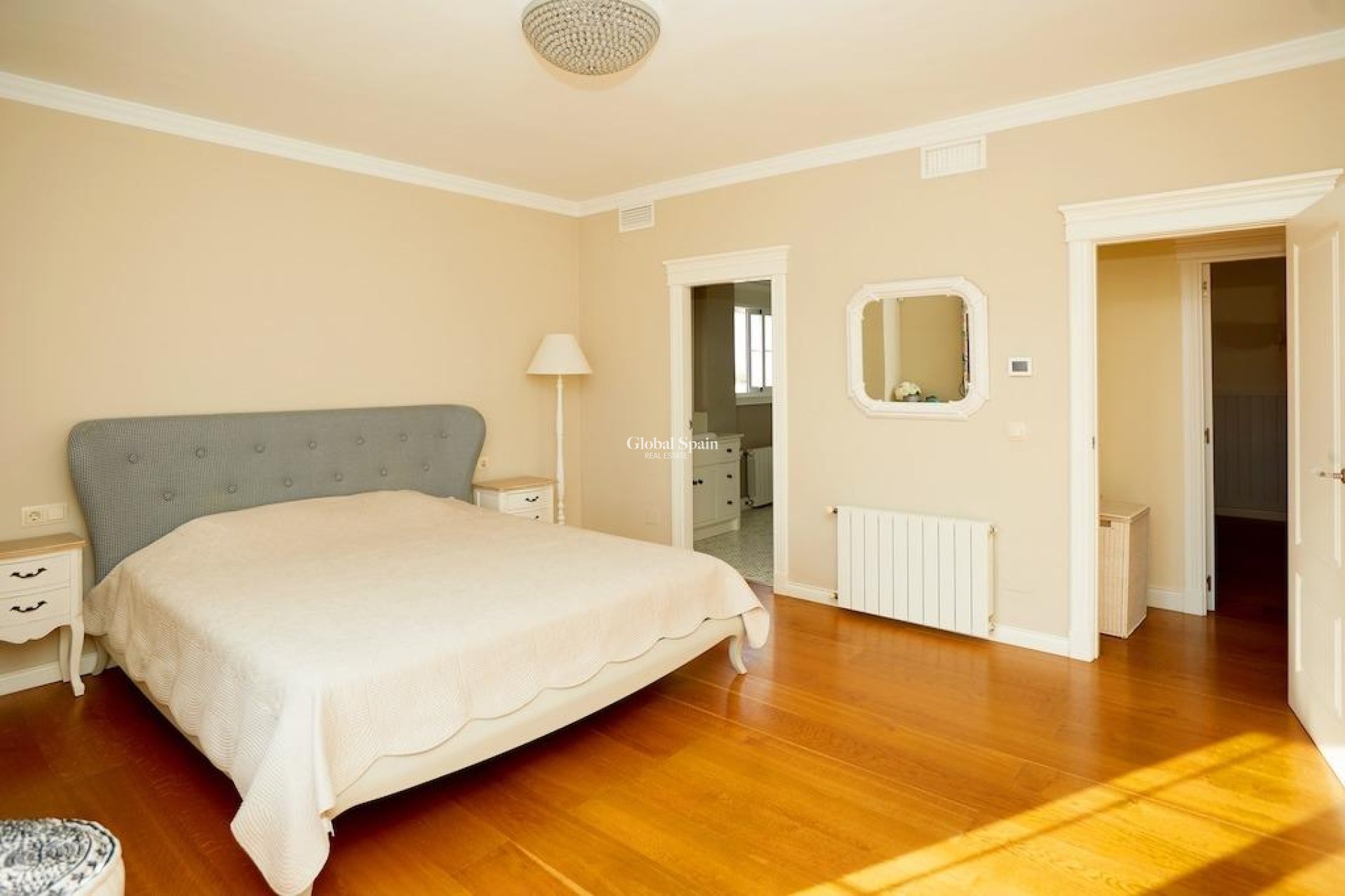 Resale - VILLA -
ROJALES - Inland