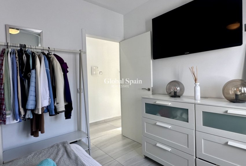 Resale - VILLA -
ROJALES - Inland