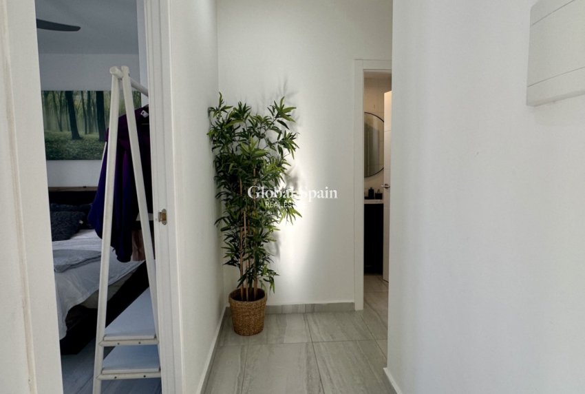 Resale - VILLA -
ROJALES - Inland