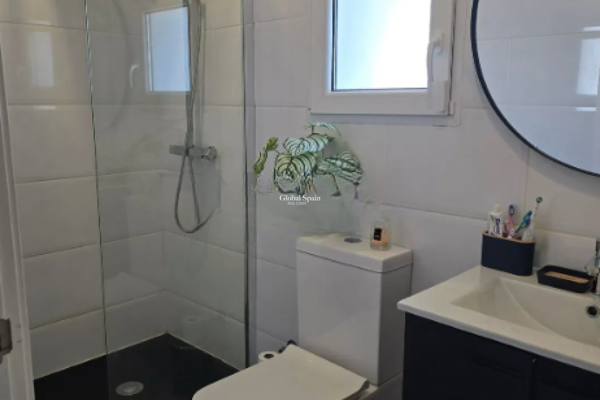 Resale - VILLA -
ROJALES - Inland