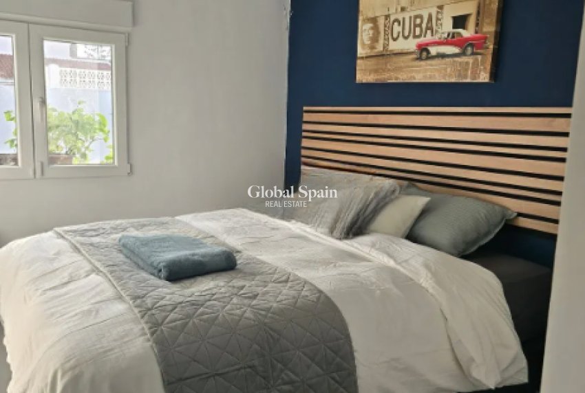 Resale - VILLA -
ROJALES - Inland