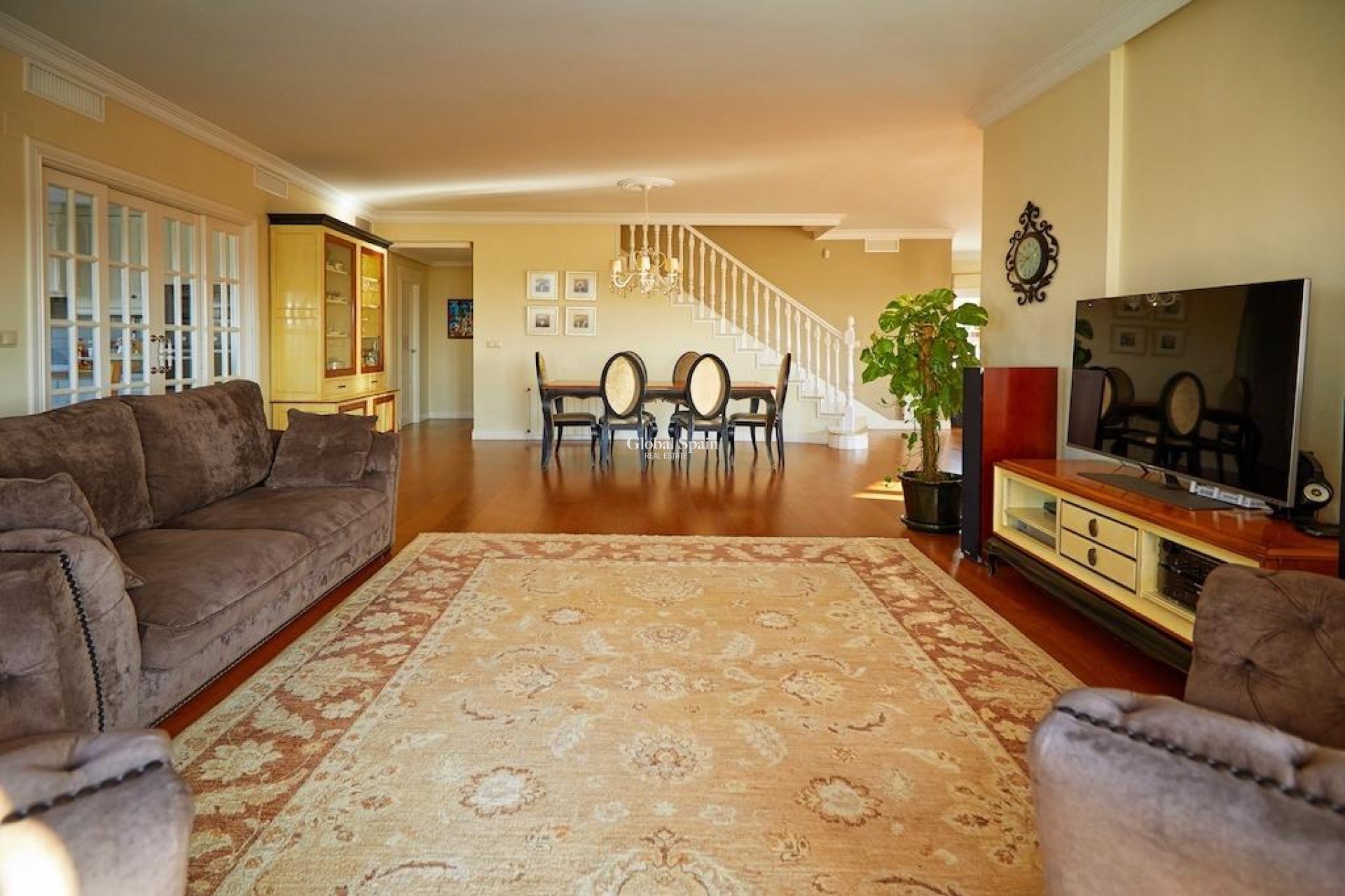 Resale - VILLA -
ROJALES - Inland