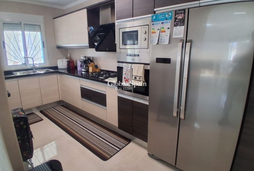 Resale - VILLA -
ROJALES - Inland