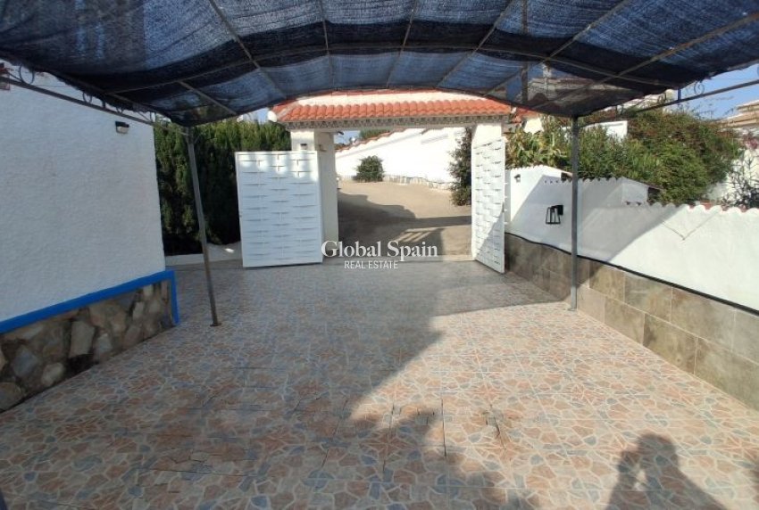 Resale - VILLA -
ROJALES - Inland