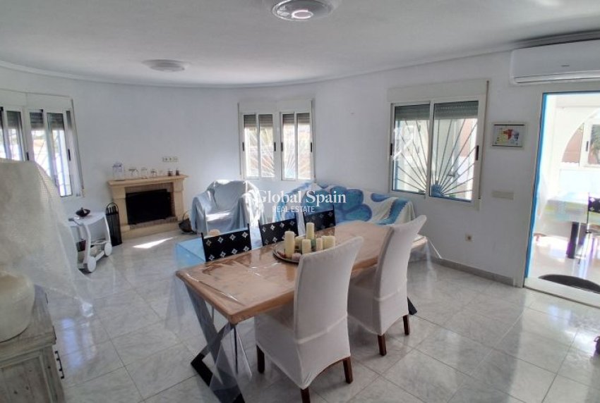 Resale - VILLA -
ROJALES - Inland