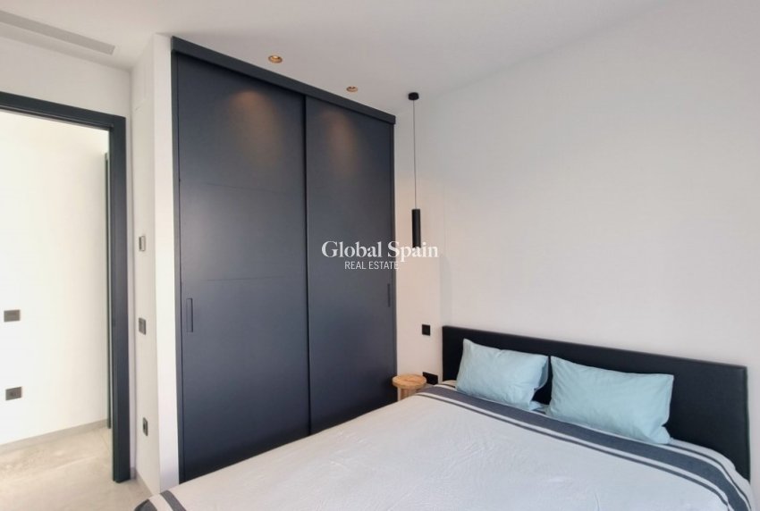 Resale - VILLA -
ROJALES - Inland