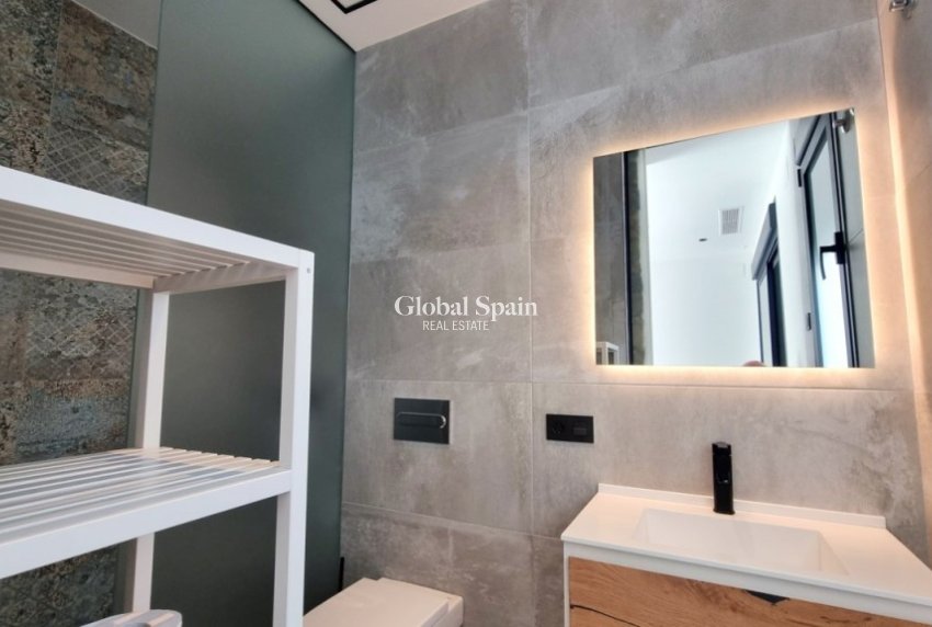 Resale - VILLA -
ROJALES - Inland