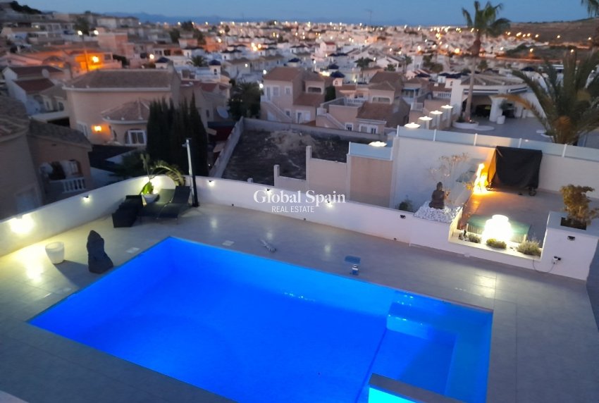 Resale - VILLA -
ROJALES - Inland