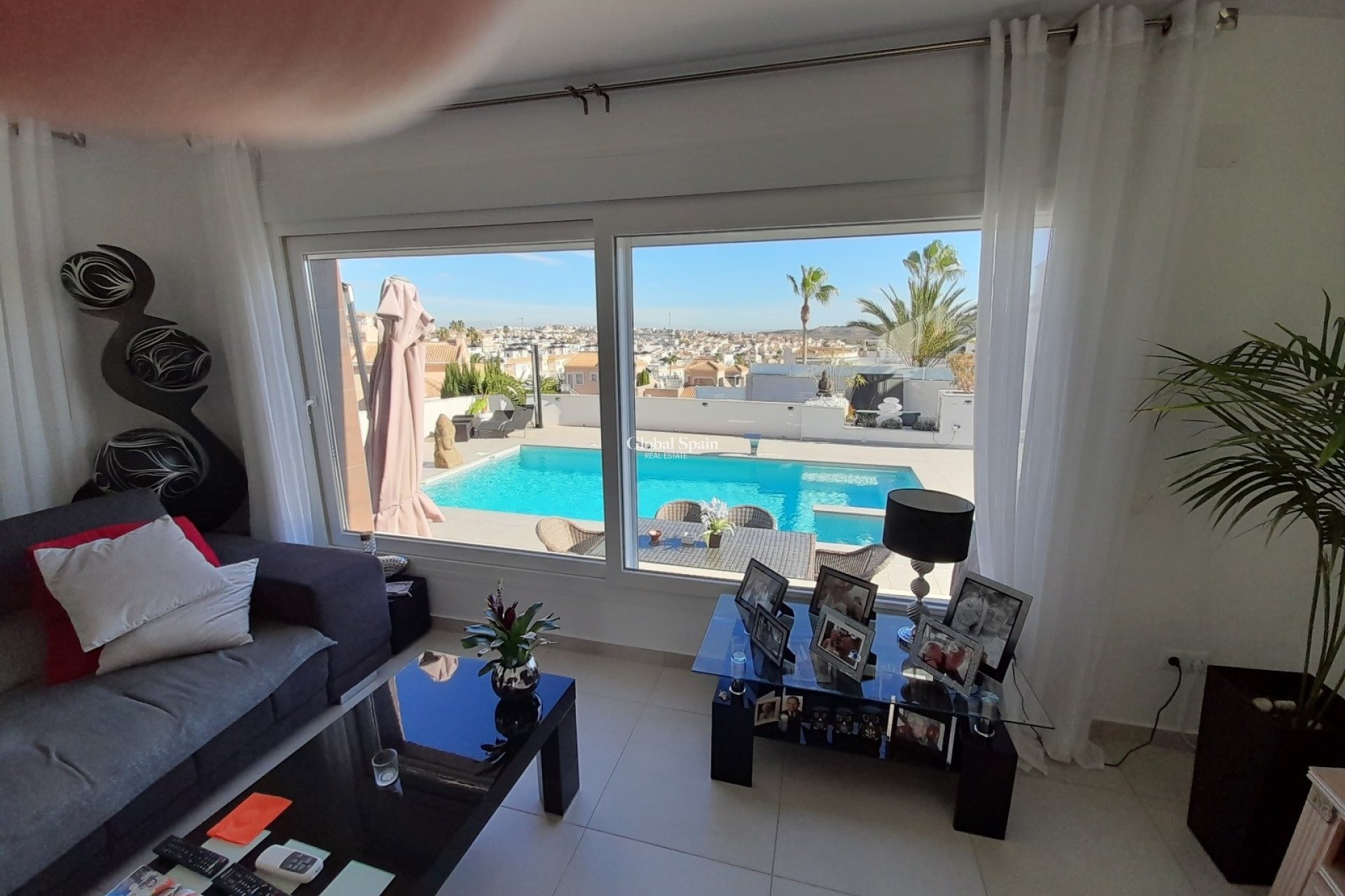 Resale - VILLA -
ROJALES - Inland