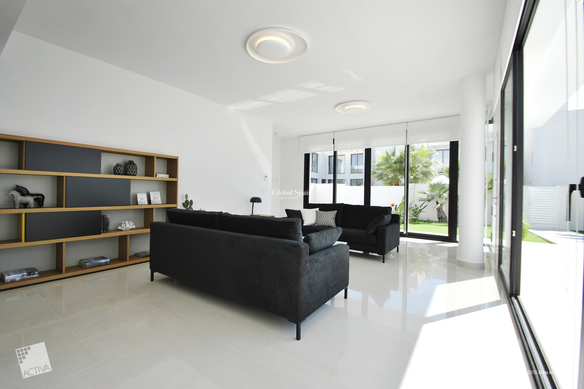 Resale - VILLA -
ROJALES - Inland