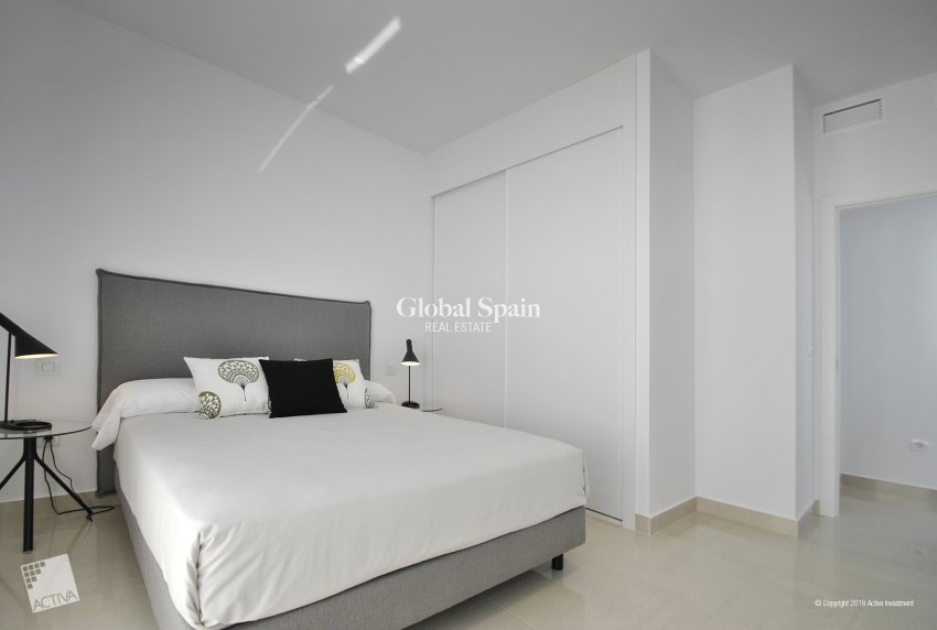 Resale - VILLA -
ROJALES - Inland