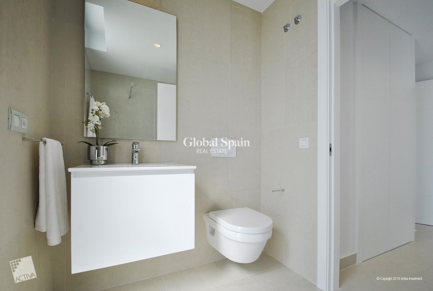 Resale - VILLA -
ROJALES - Inland