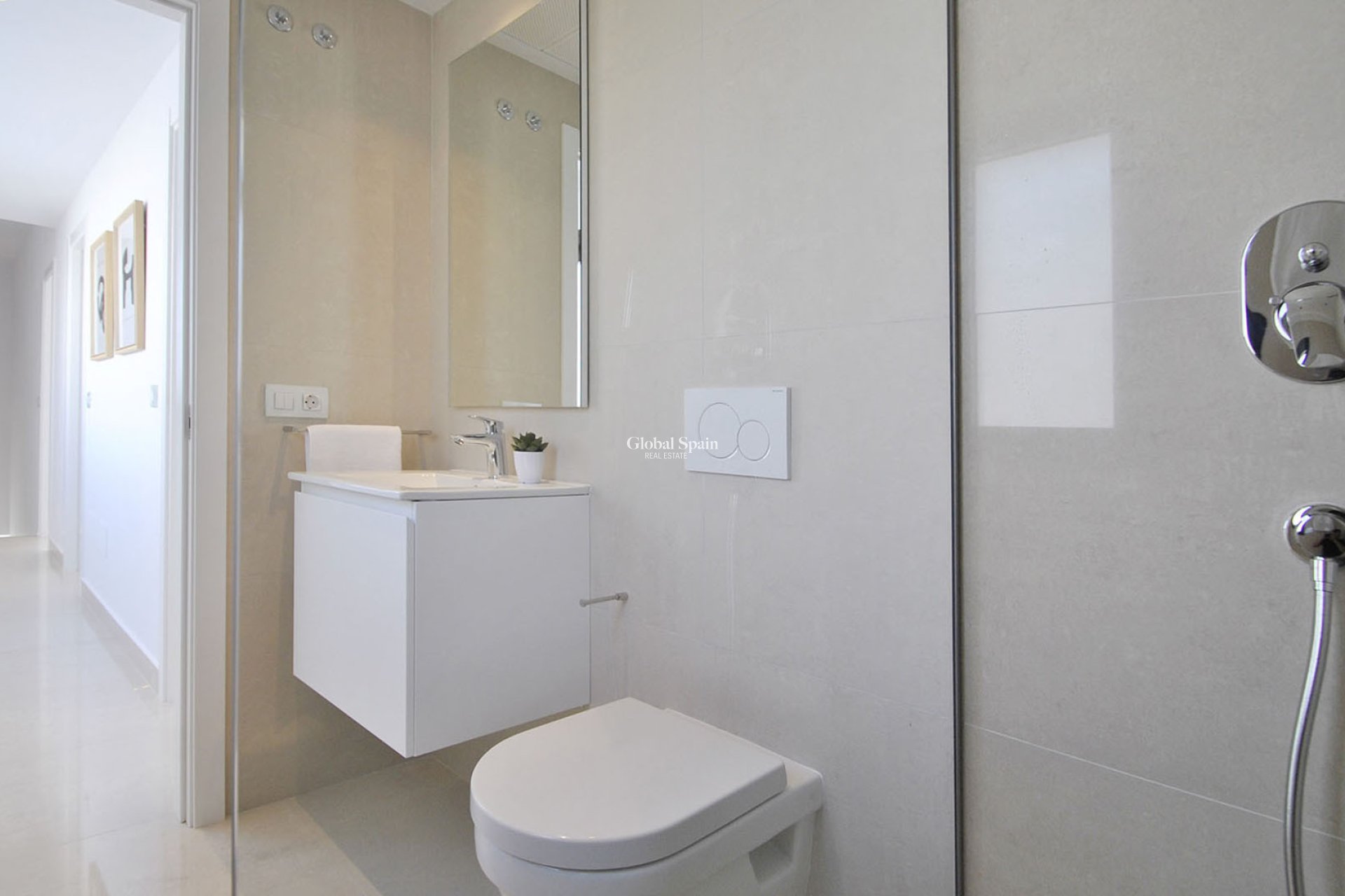 Resale - VILLA -
ROJALES - Inland