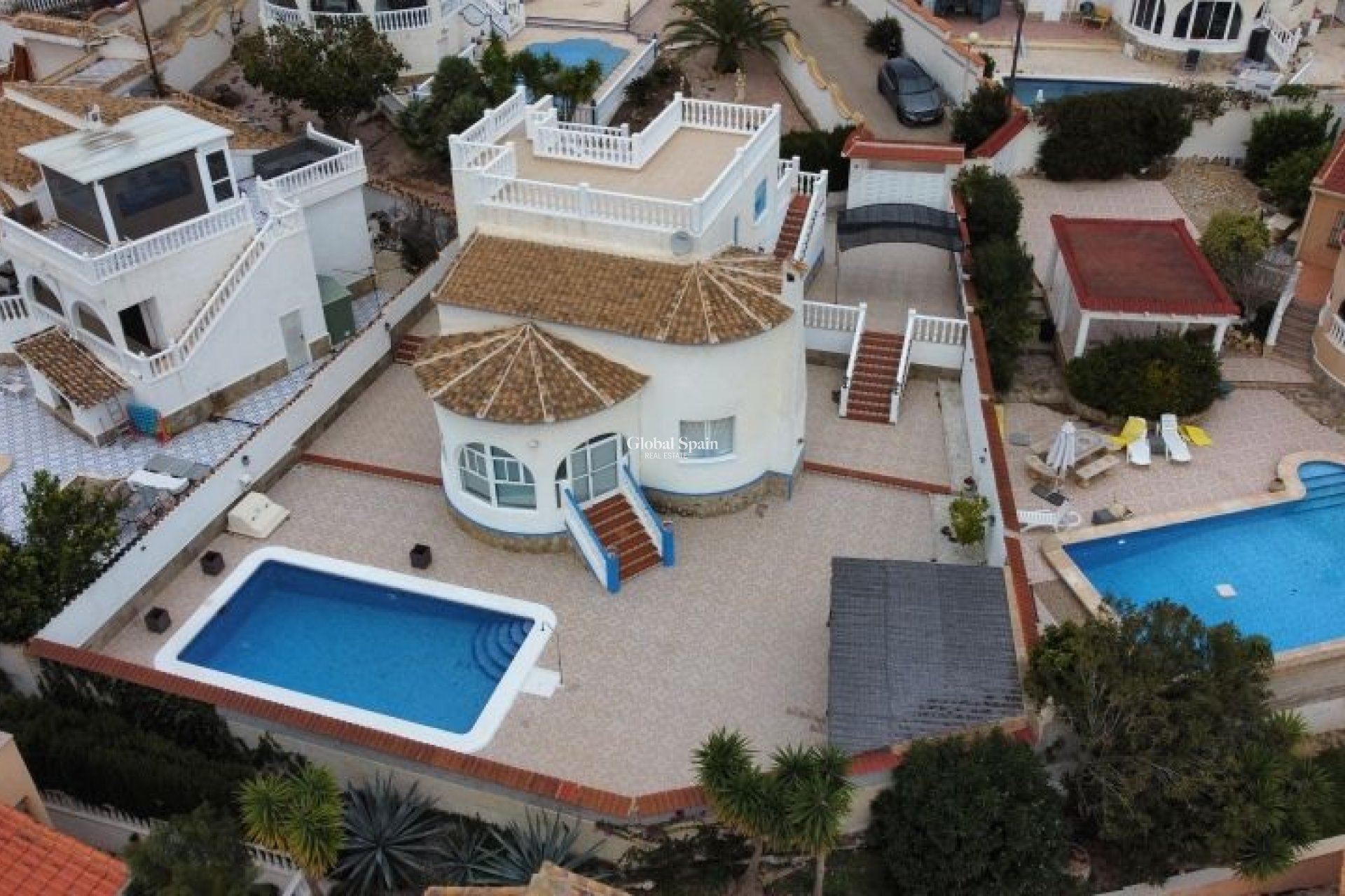 Resale - VILLA -
ROJALES - Inland