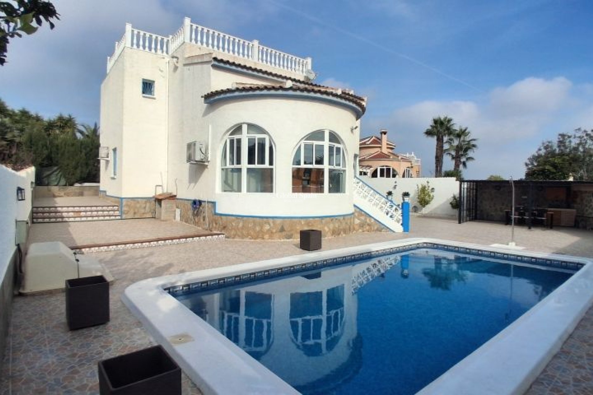 Resale - VILLA -
ROJALES - Inland