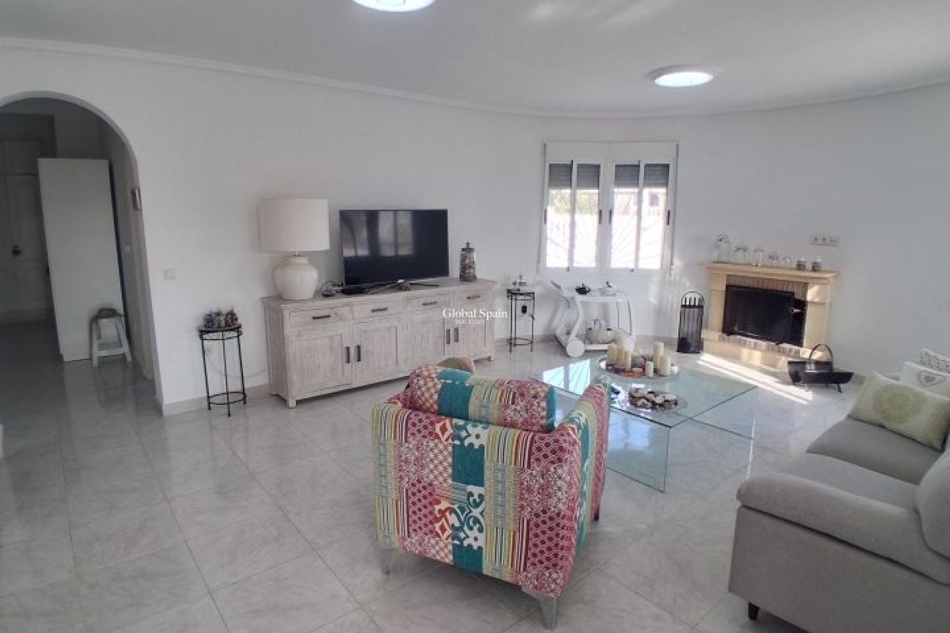 Resale - VILLA -
ROJALES - Inland
