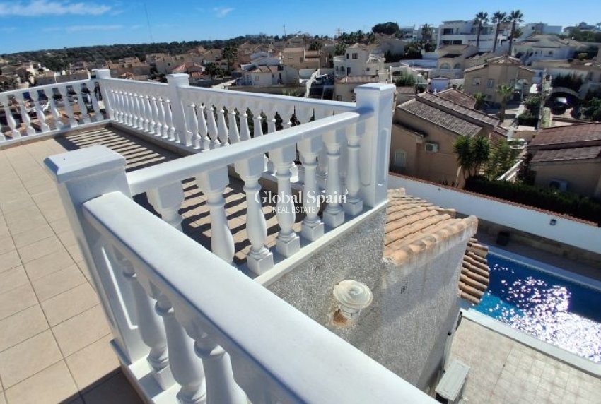 Resale - VILLA -
ROJALES - Inland